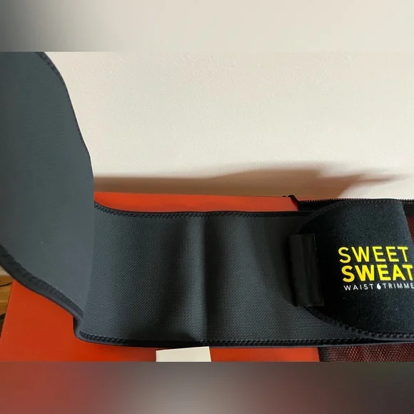 Sweet Sweat Waist Trimmer in Black/Orange Theory Heart Monitor/two tape/body NEW - Picture 8 of 16